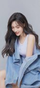 汉子的手伸到女人